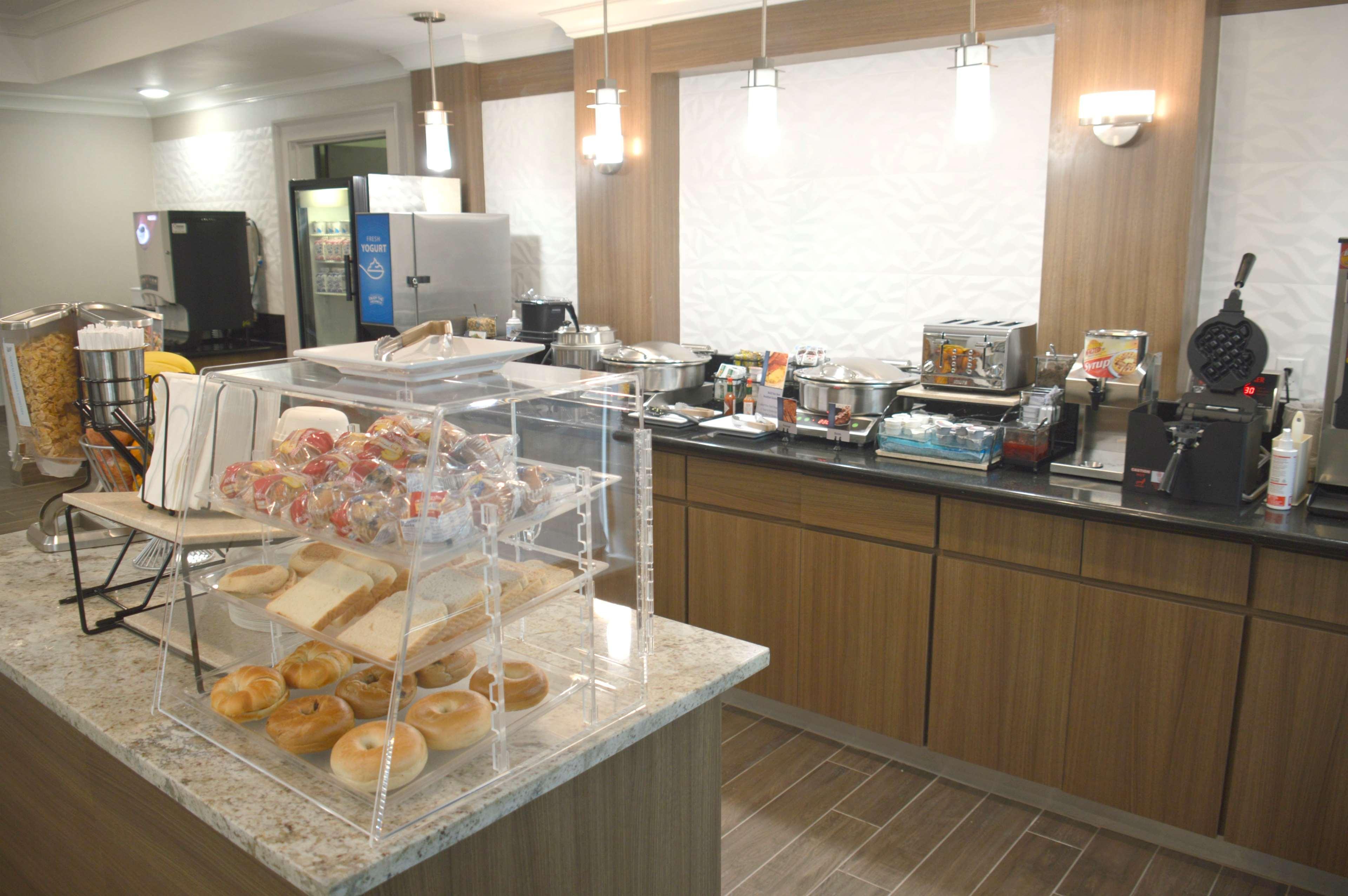 Best Western Plus Rama Inn & Suites ลาแกรนด์ ภายนอก รูปภาพ